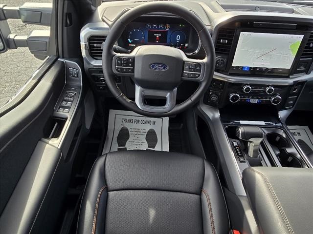 2025 Ford F-150 Lariat photo 3