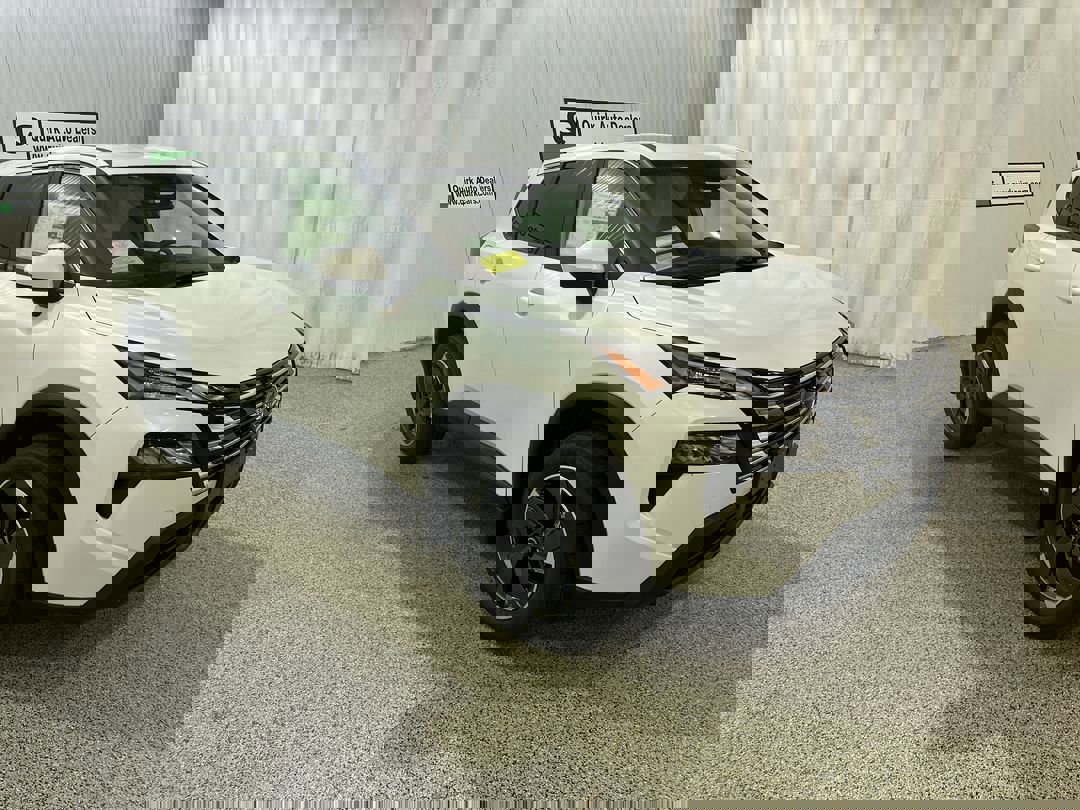 2026 Nissan Rogue SV's photo