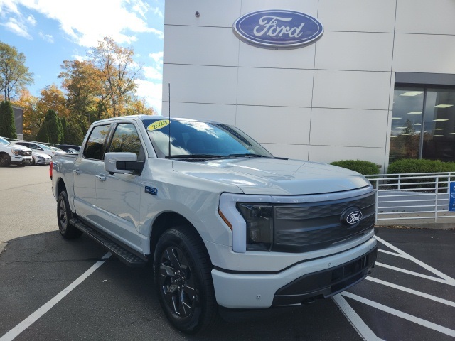 2024 Ford F-150 Lightning Lariat's photo