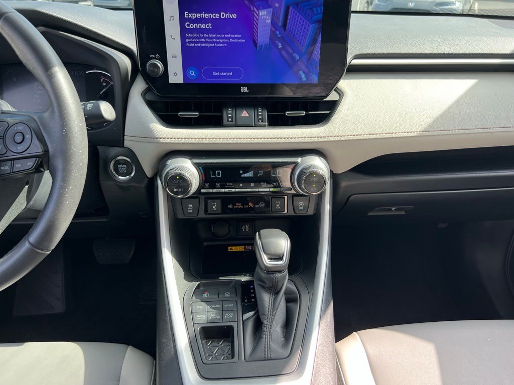 2023 Toyota RAV4 XLE Premium photo 16