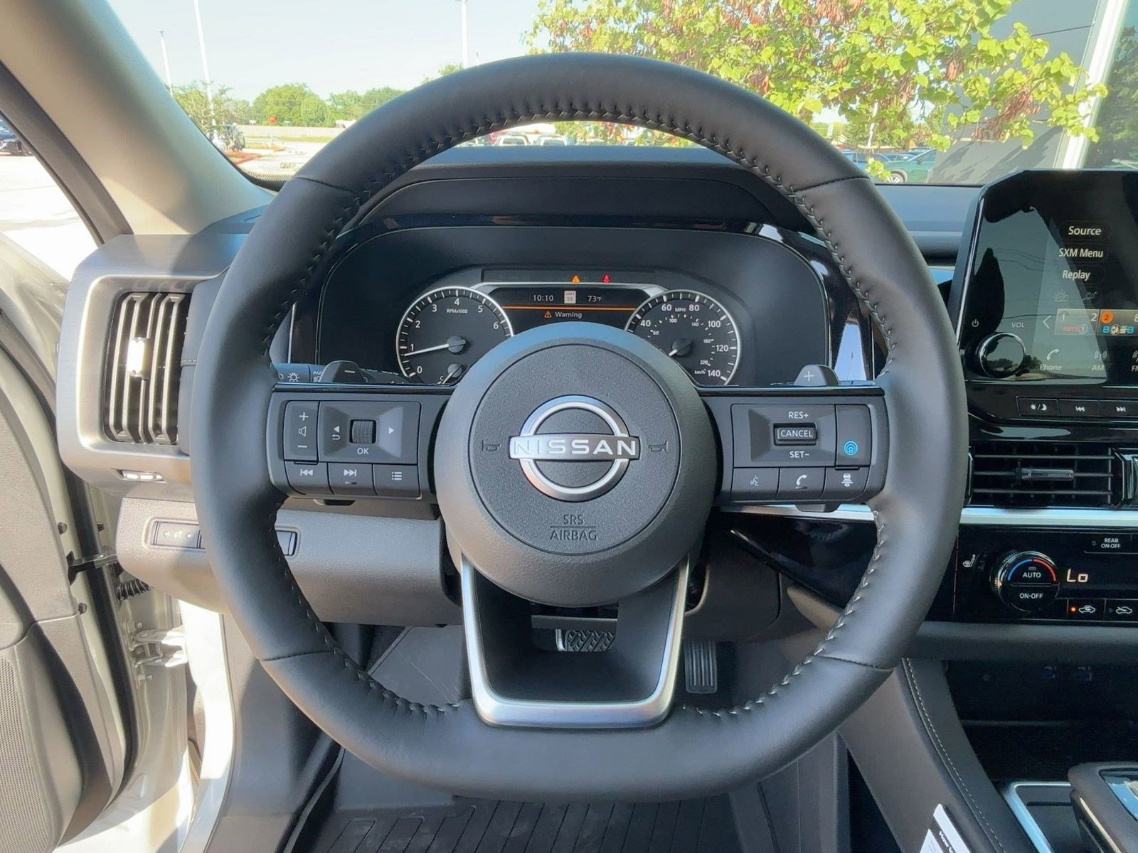 2025 Nissan Pathfinder SL photo 17