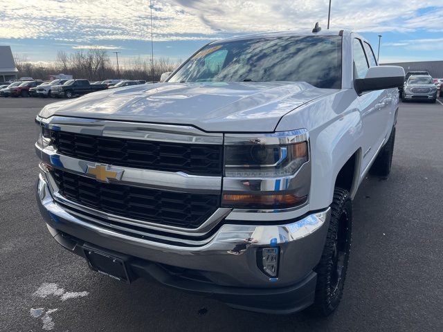 2018 Chevrolet Silverado 1500 LT photo 4