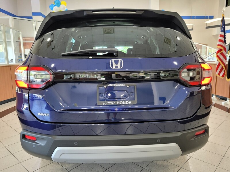 2025 Honda Pilot EX-L photo 4