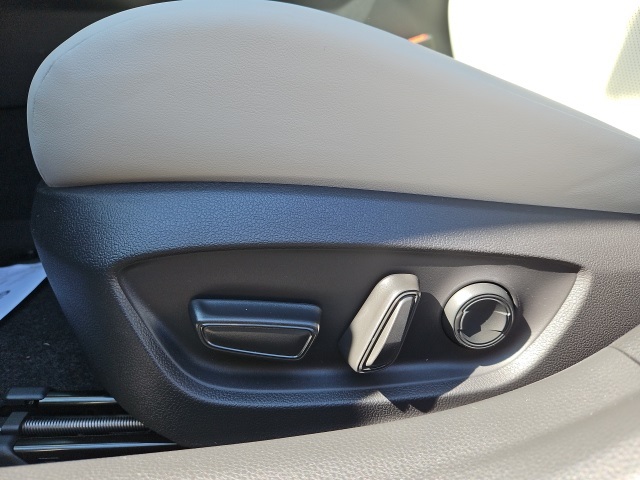 2026 Toyota Prius XLE photo 20