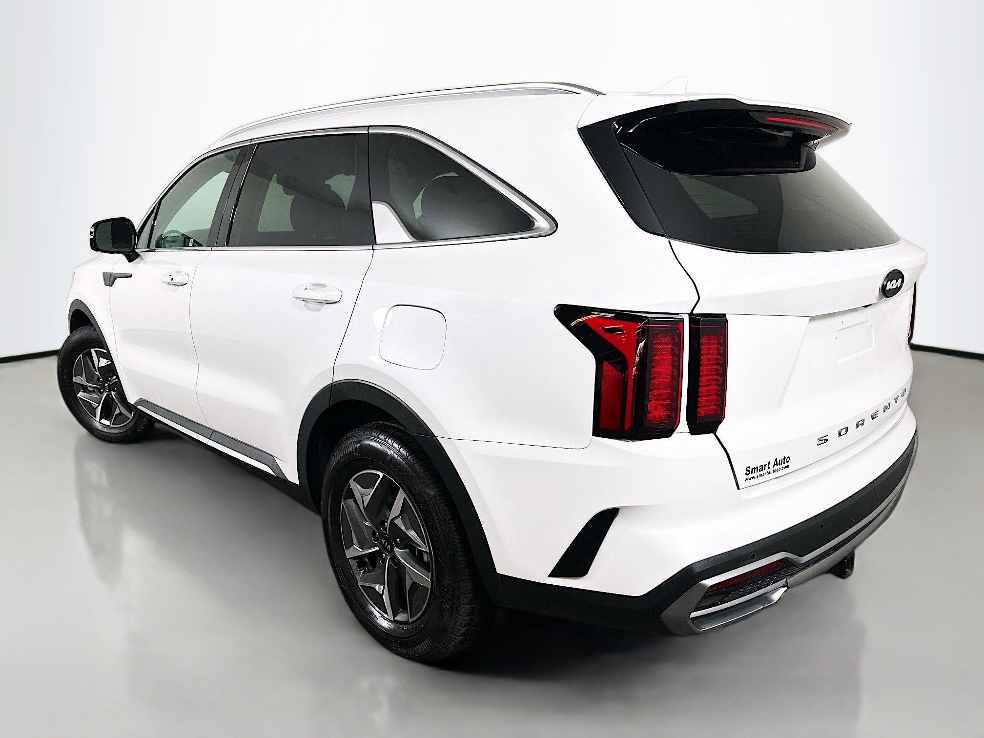 2021 Kia Sorento Hybrid S photo 2