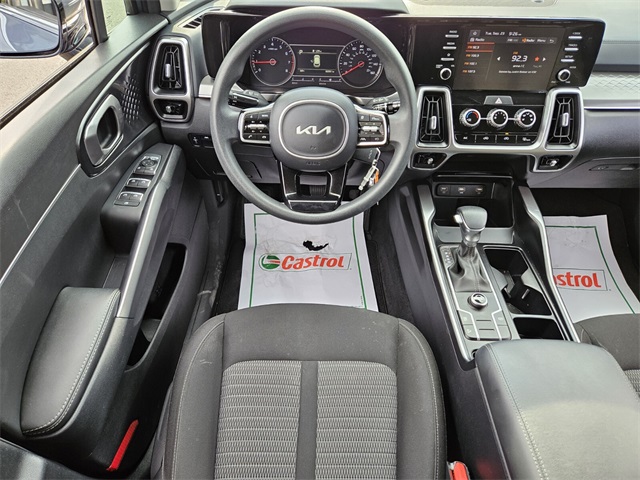 2022 Kia Sorento LX photo 11