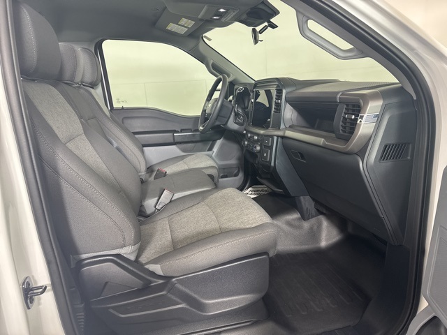 2025 Ford F-150 XL photo 3