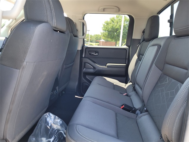 2025 Nissan Frontier SV photo 6