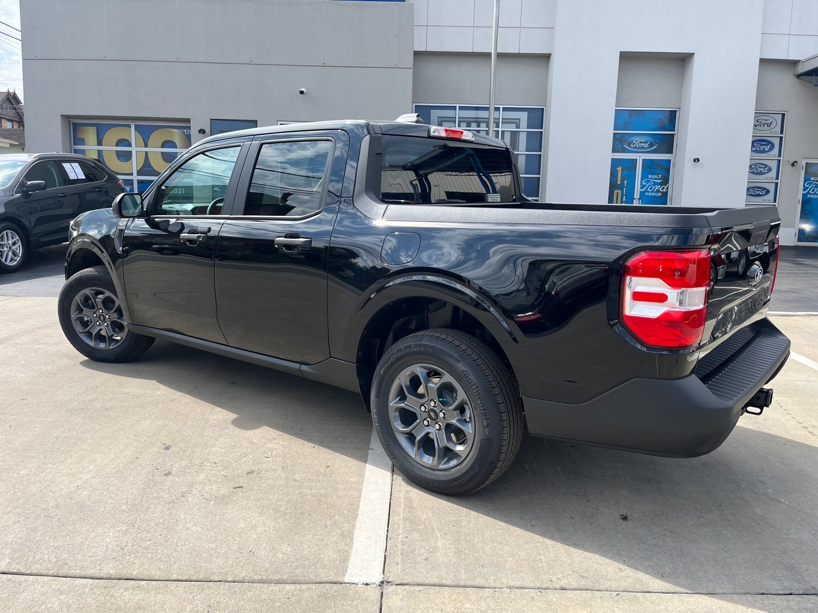 2025 Ford Maverick XLT photo 2