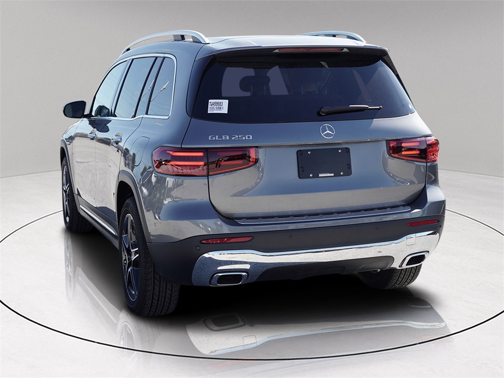 2026 Mercedes Benz GLB 250 photo 4