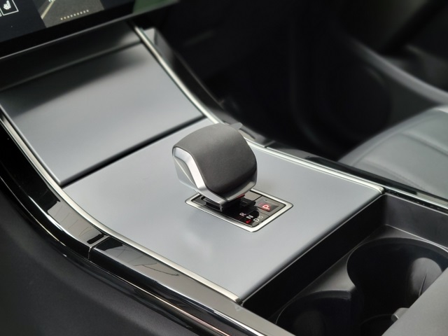 2025 Land Rover Range Rover Evoque S photo 26