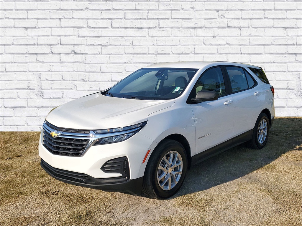 2023 Chevrolet Equinox LS photo 4