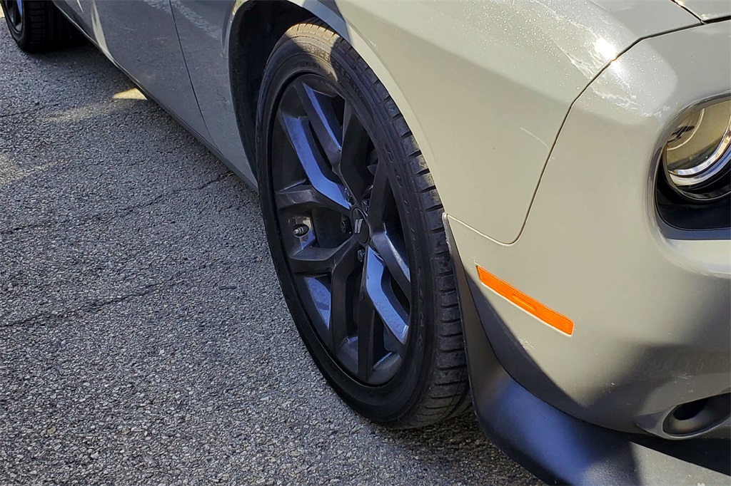 2023 Dodge Challenger R/T photo 4