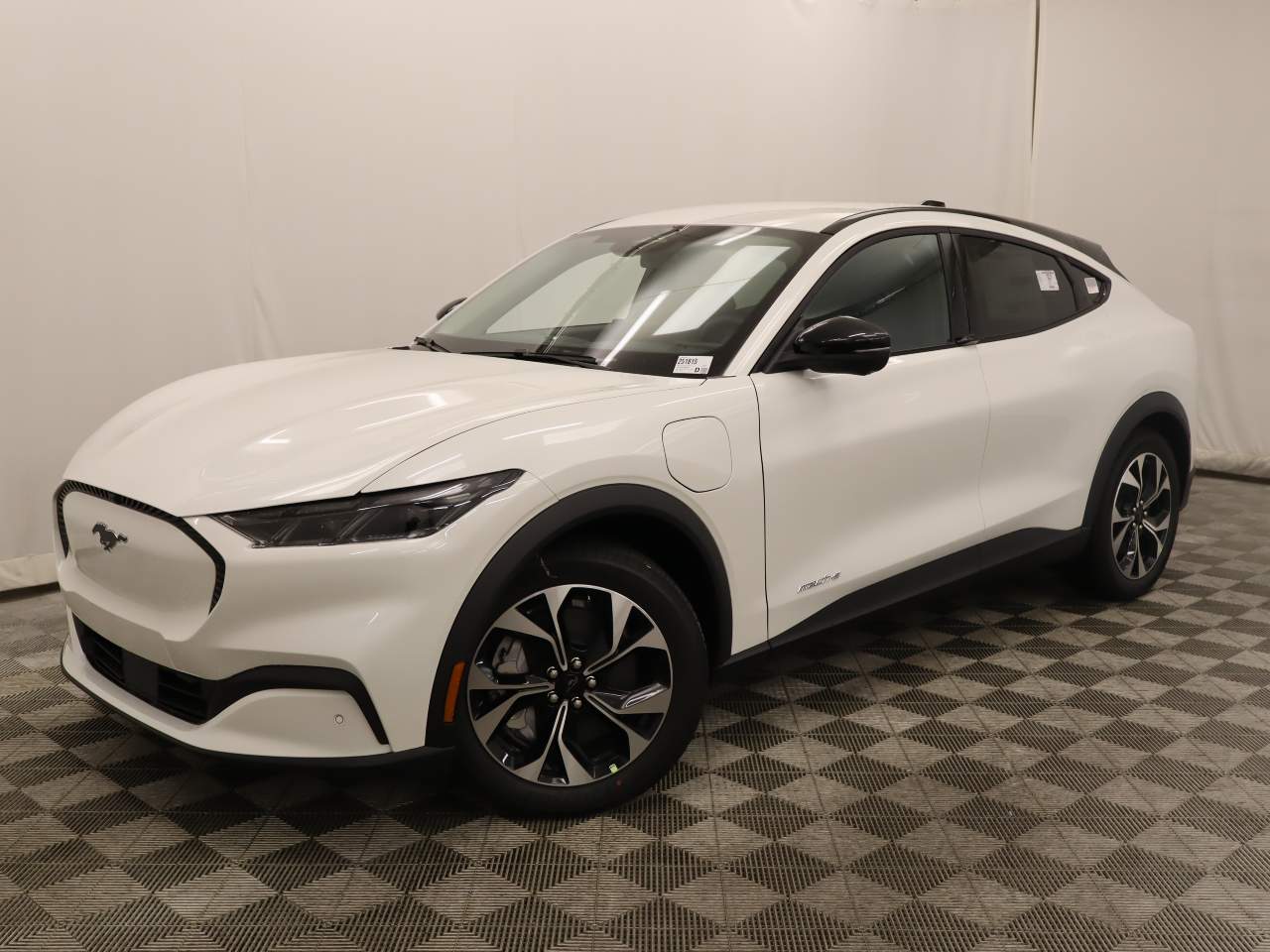 2025 Ford Mustang Mach-E Select RWD