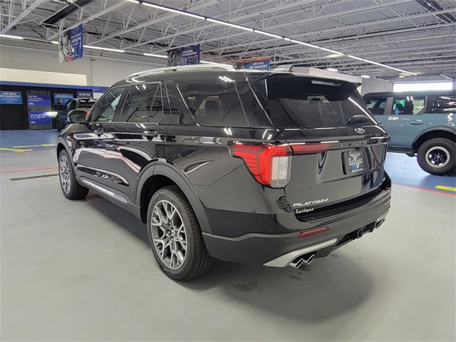 2025 Ford Explorer Platinum photo 4