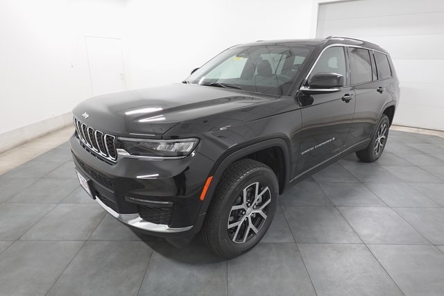 2025 Jeep Grand Cherokee Limited photo 3