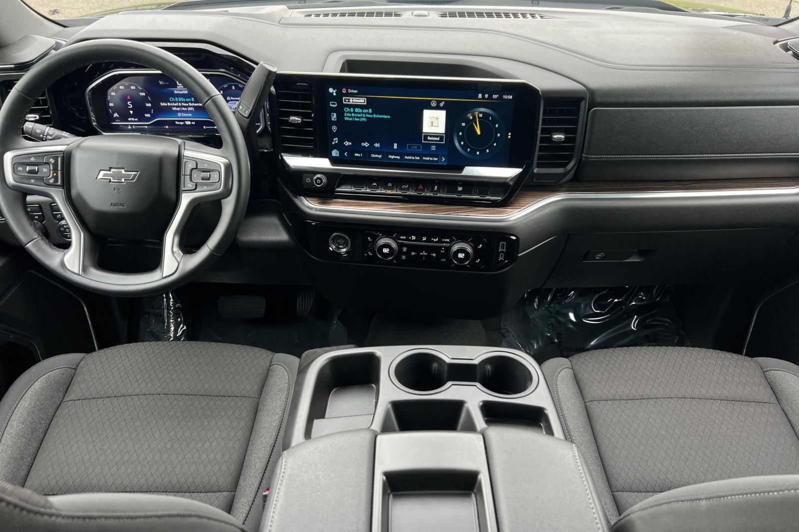 2024 Chevrolet Silverado 1500 RST photo 3