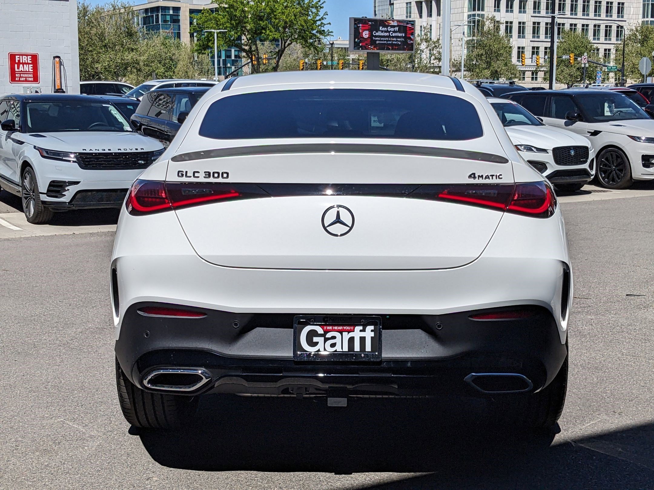 2025 Mercedes Benz GLC 300 4MATIC photo 4