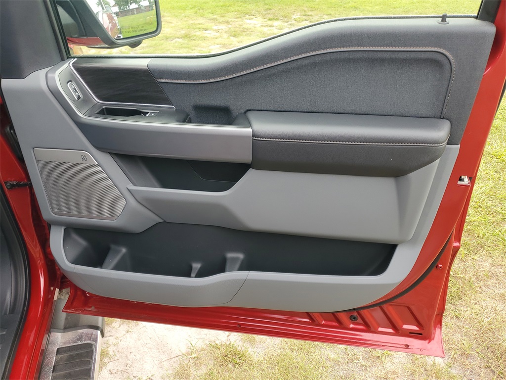 2025 Ford F-150 Lariat photo 30