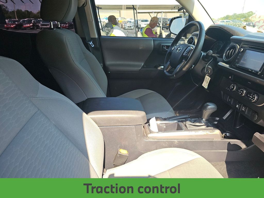 2019 Toyota Tacoma SR5 photo 2