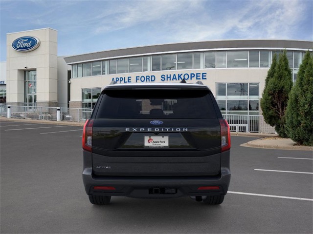 2025 Ford Expedition photo 3