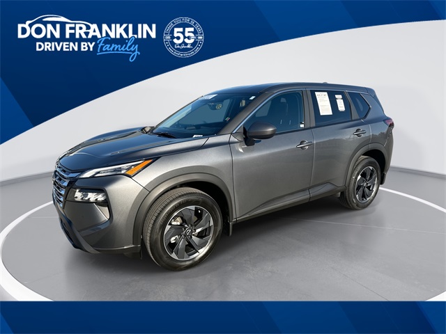 2025 Nissan Rogue SV's photo