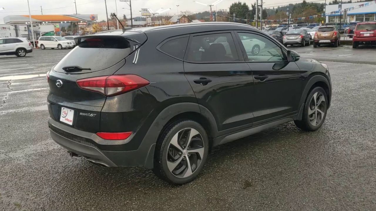 2016 Hyundai Tucson SE photo 2