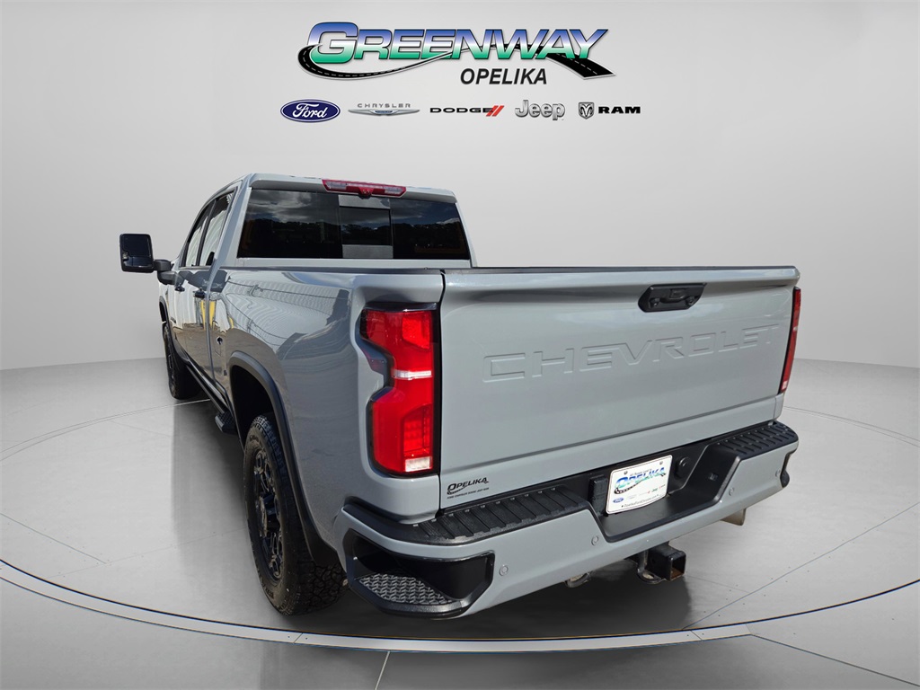 2024 Chevrolet Silverado 2500HD LTZ photo 2