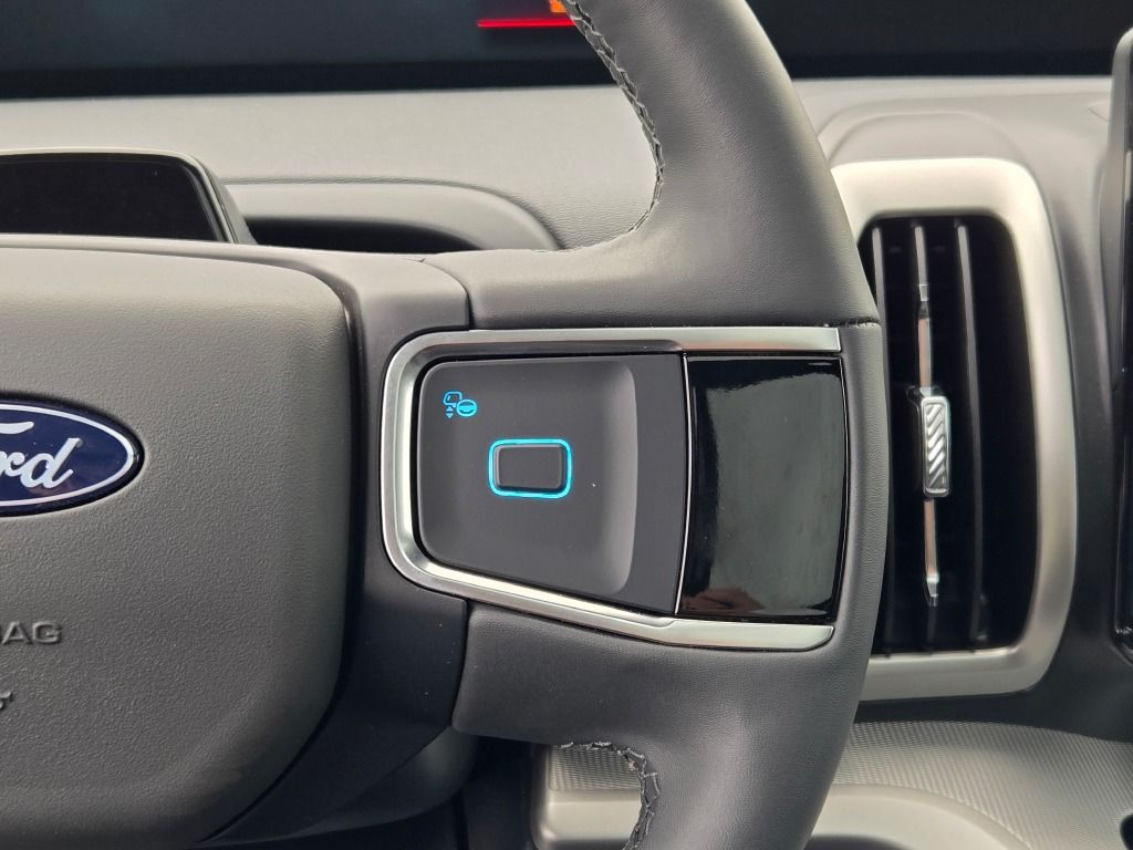 2025 Ford Expedition photo 32