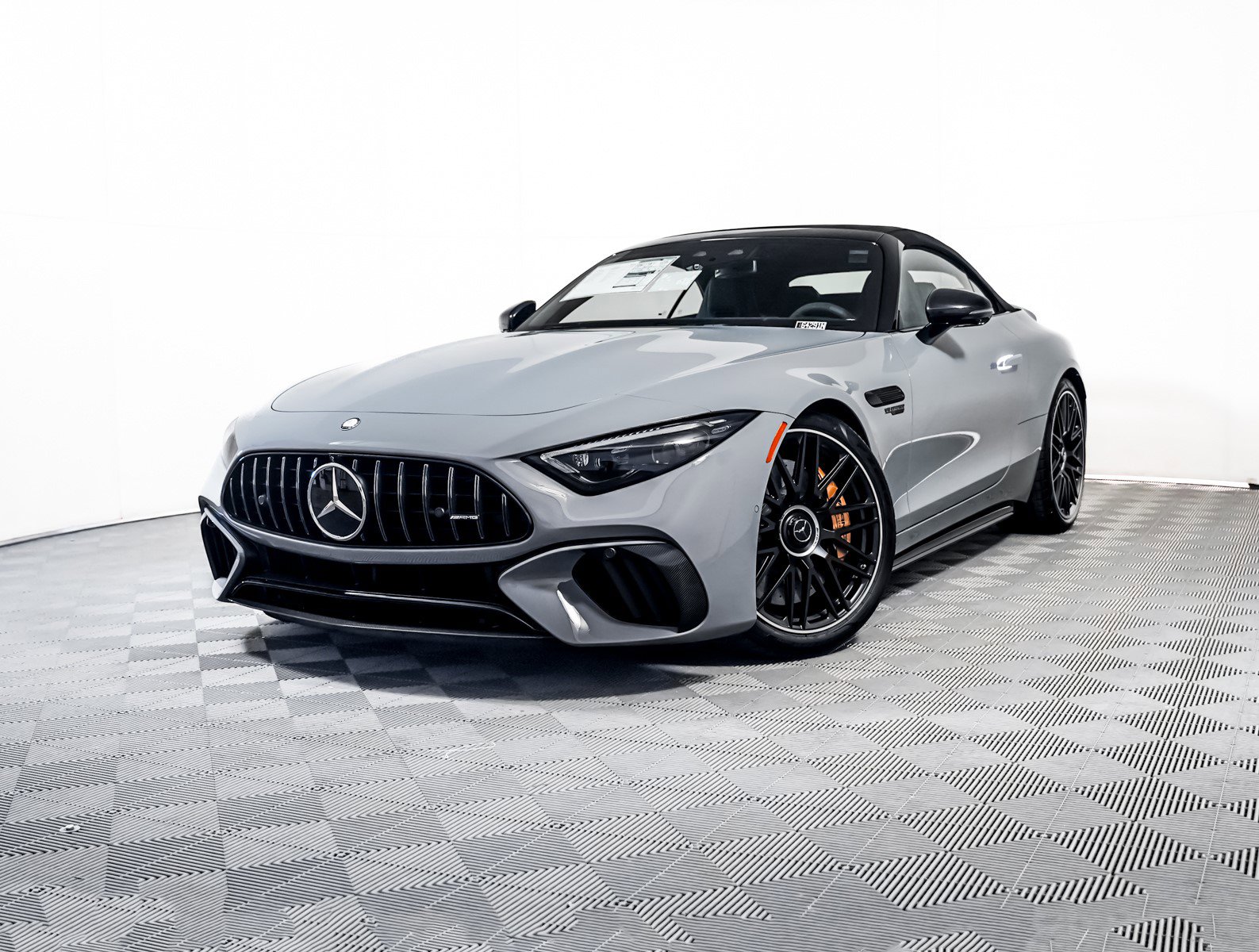 New 2025 Aline Grey Mercedes-Benz AMG® SL 63 S E Performance image 2