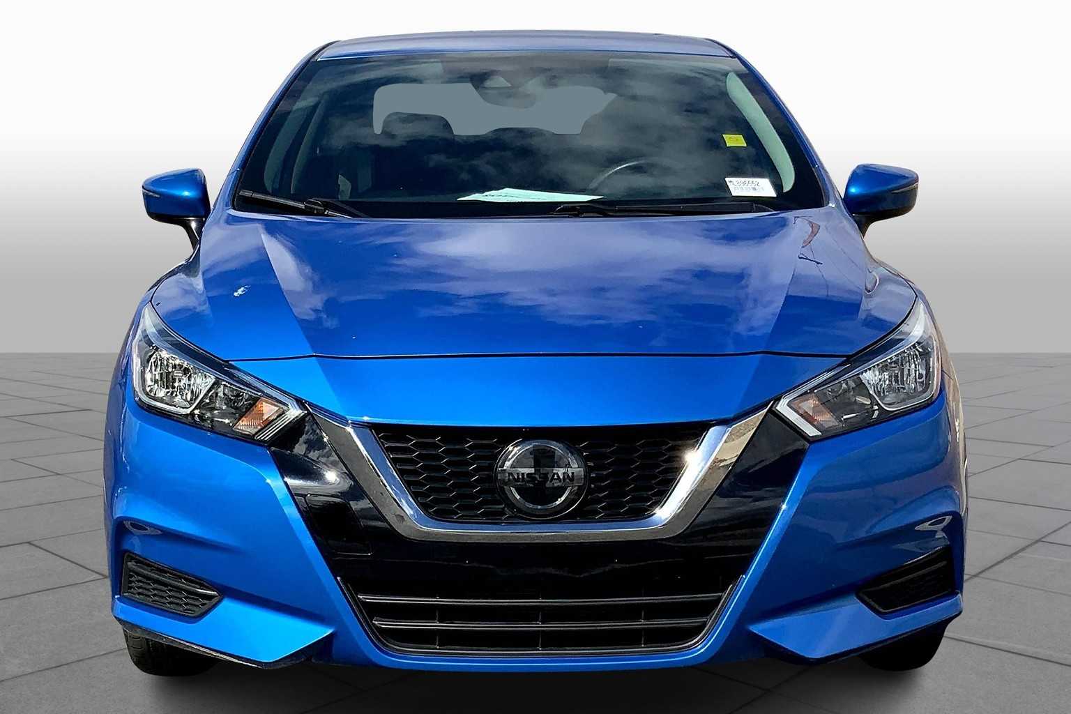 2021 Nissan Versa SV photo 3