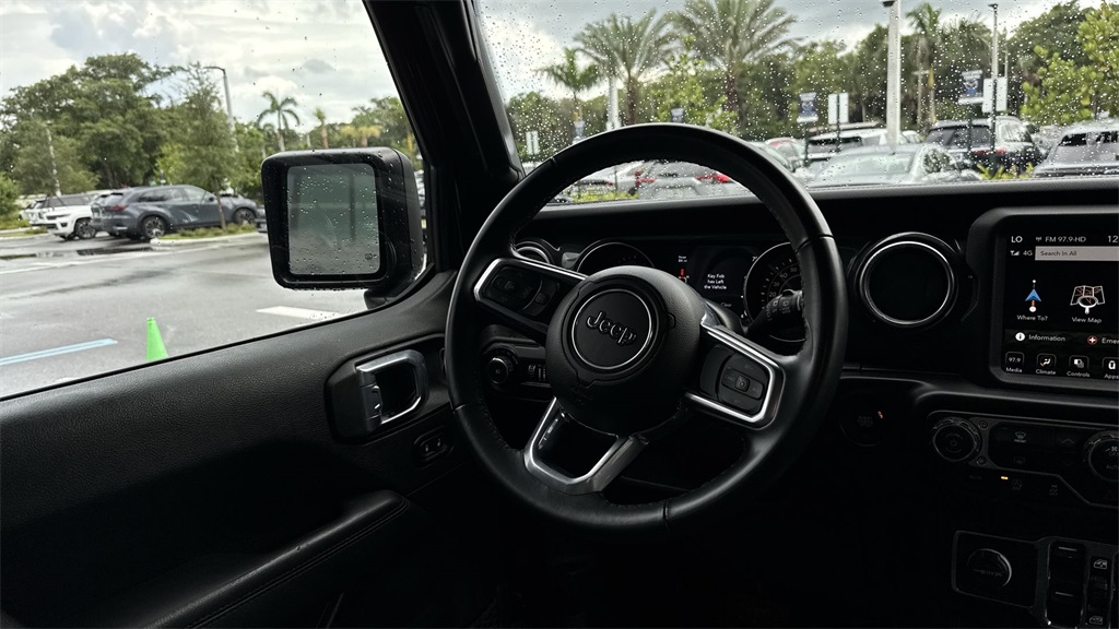 2021 Jeep Wrangler Unlimited Sahara Altitude photo 21