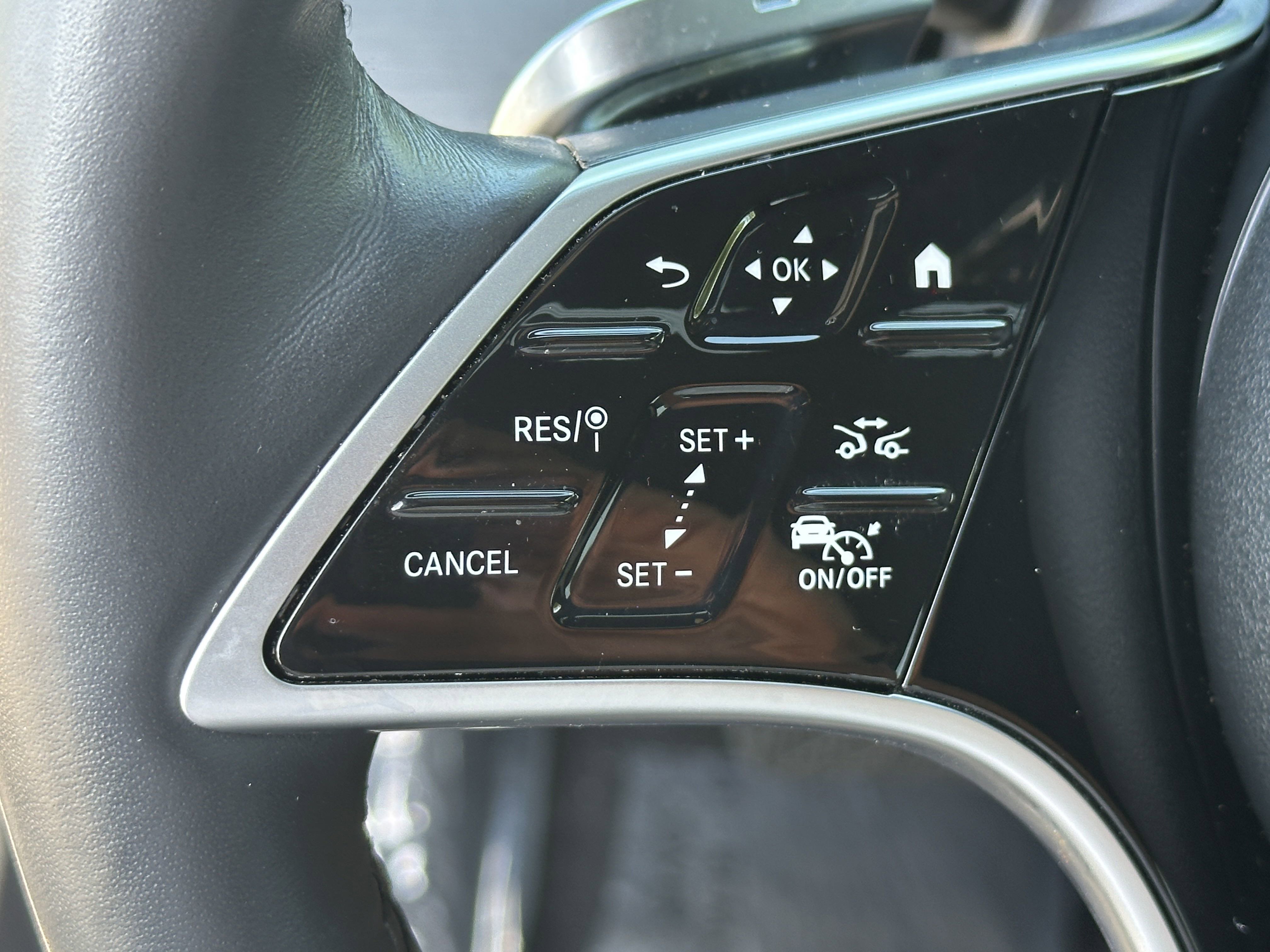 2024 Mercedes Benz GLE 350 4MATIC photo 13
