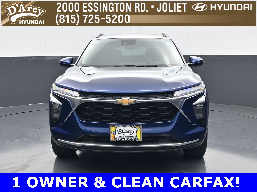 2024 Chevrolet Trax LT photo 2