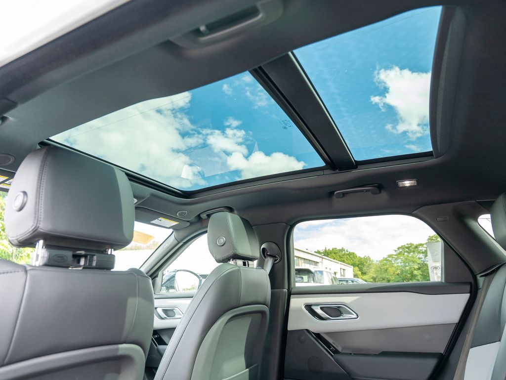 2026 Land Rover Range Rover Velar S photo 26