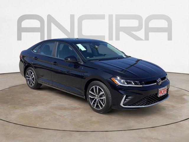 2025 Volkswagen Jetta SE's photo