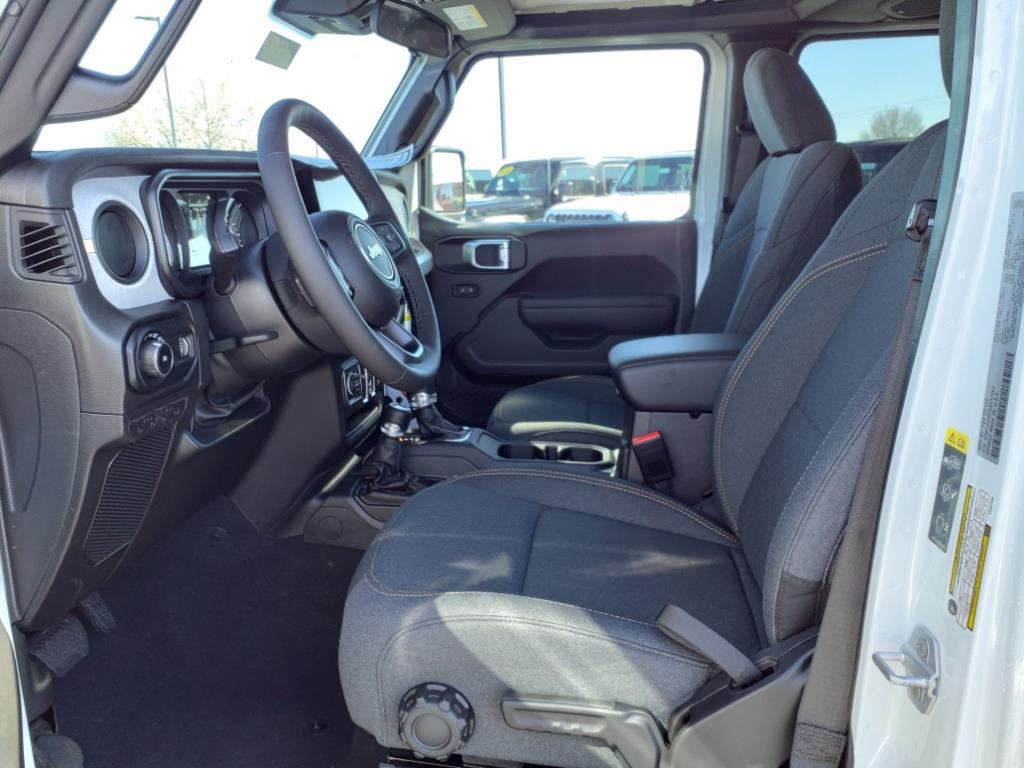 2025 Jeep Wrangler Sport S photo 4
