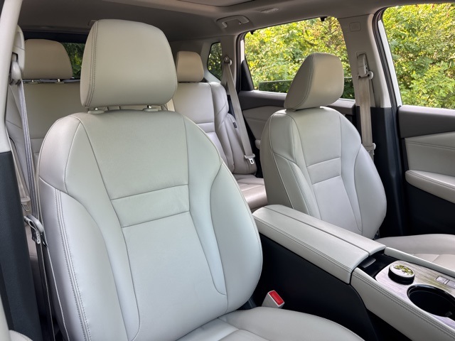 2023 Nissan Rogue SL photo 10