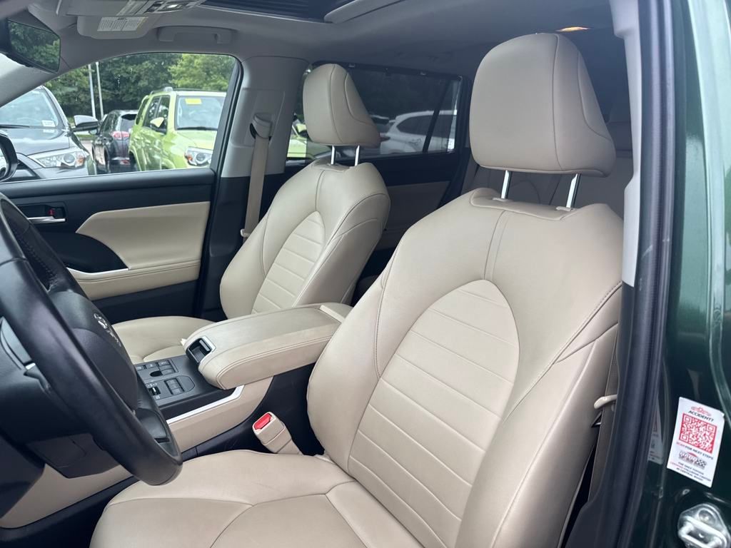 2023 Toyota Highlander XLE photo 4