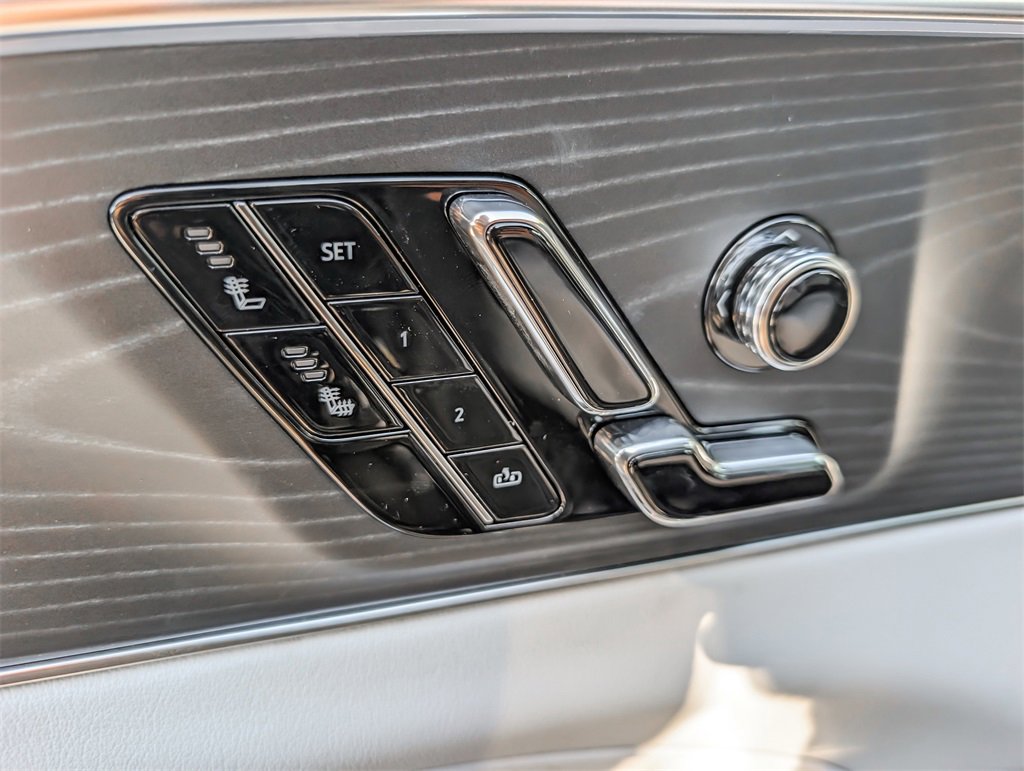 2026 Cadillac Lyriq Luxury photo 18