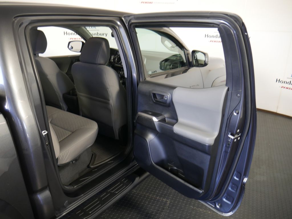 2022 Toyota Tacoma SR5 photo 7