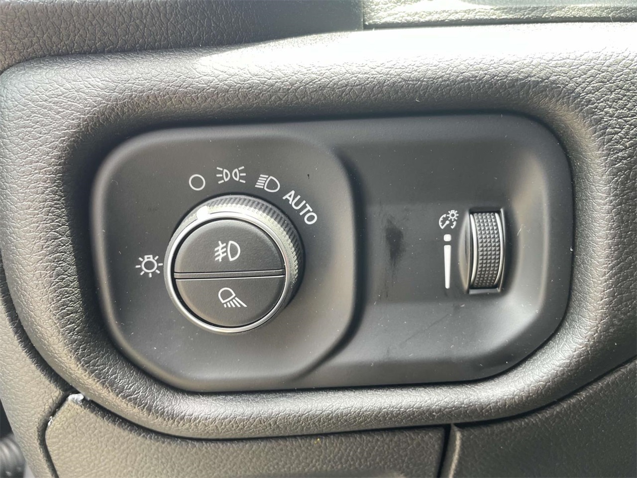2025 Ram 1500 Warlock photo 8