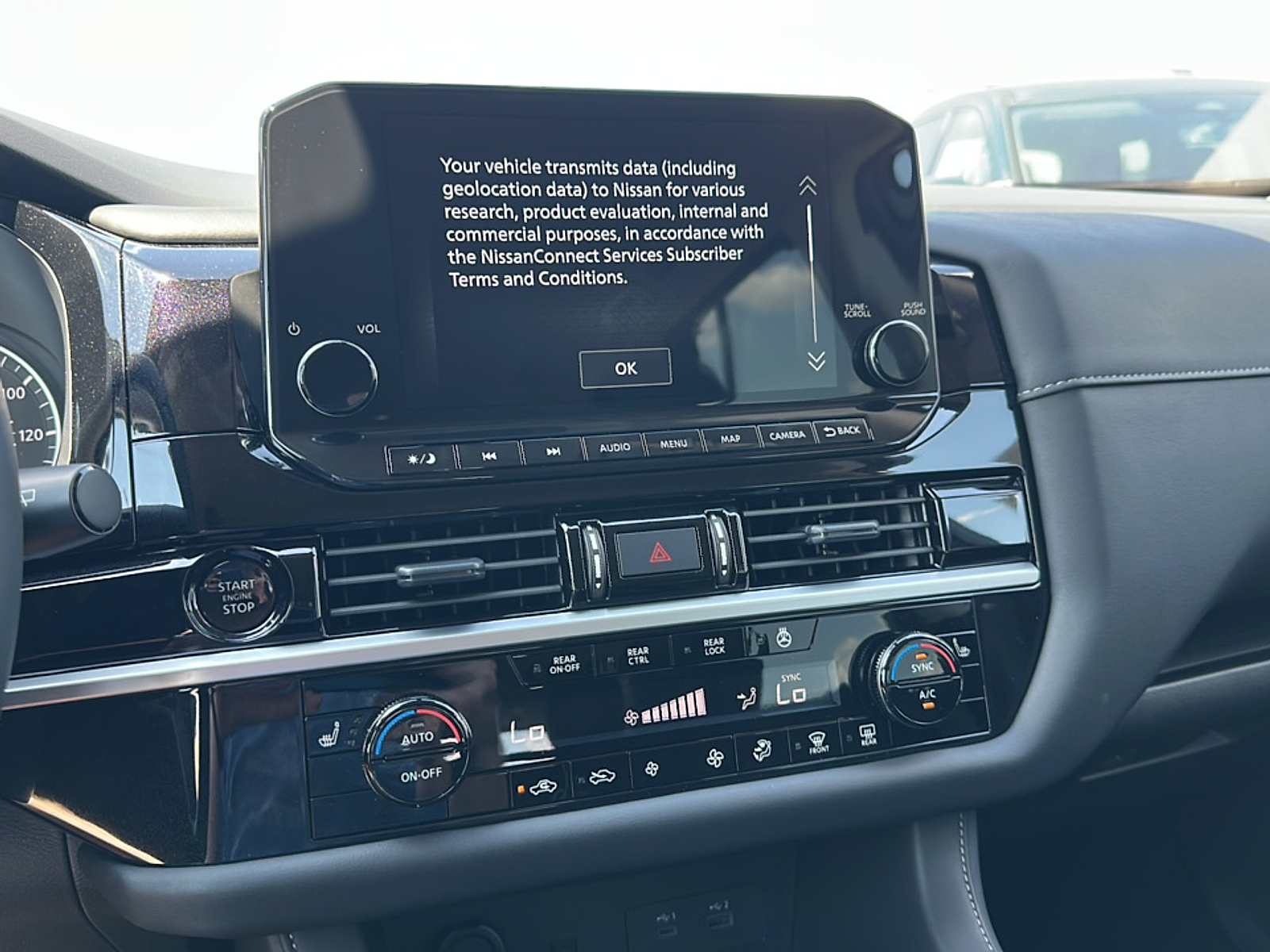 2025 Nissan Pathfinder SL photo 10