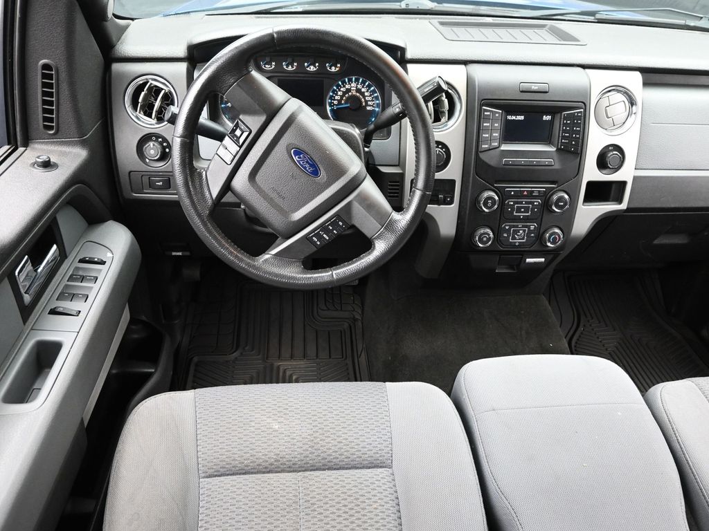 2013 Ford F-150 XLT photo 8