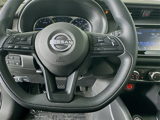 2025 Nissan Kicks Play S photo 14