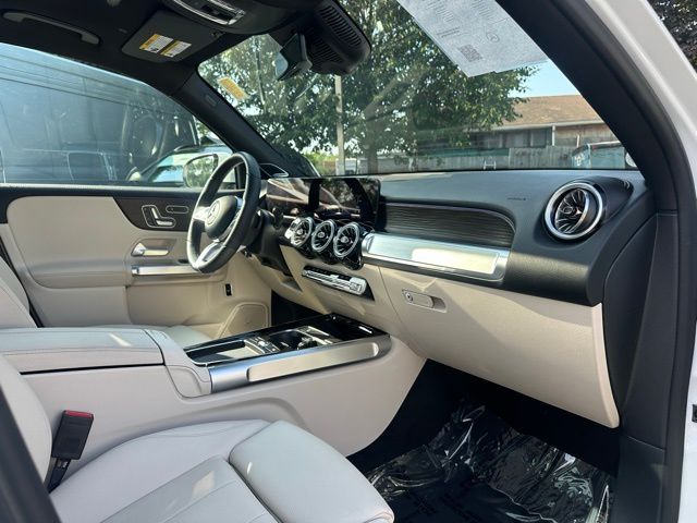 2025 Mercedes Benz GLB 250 4MATIC photo 23