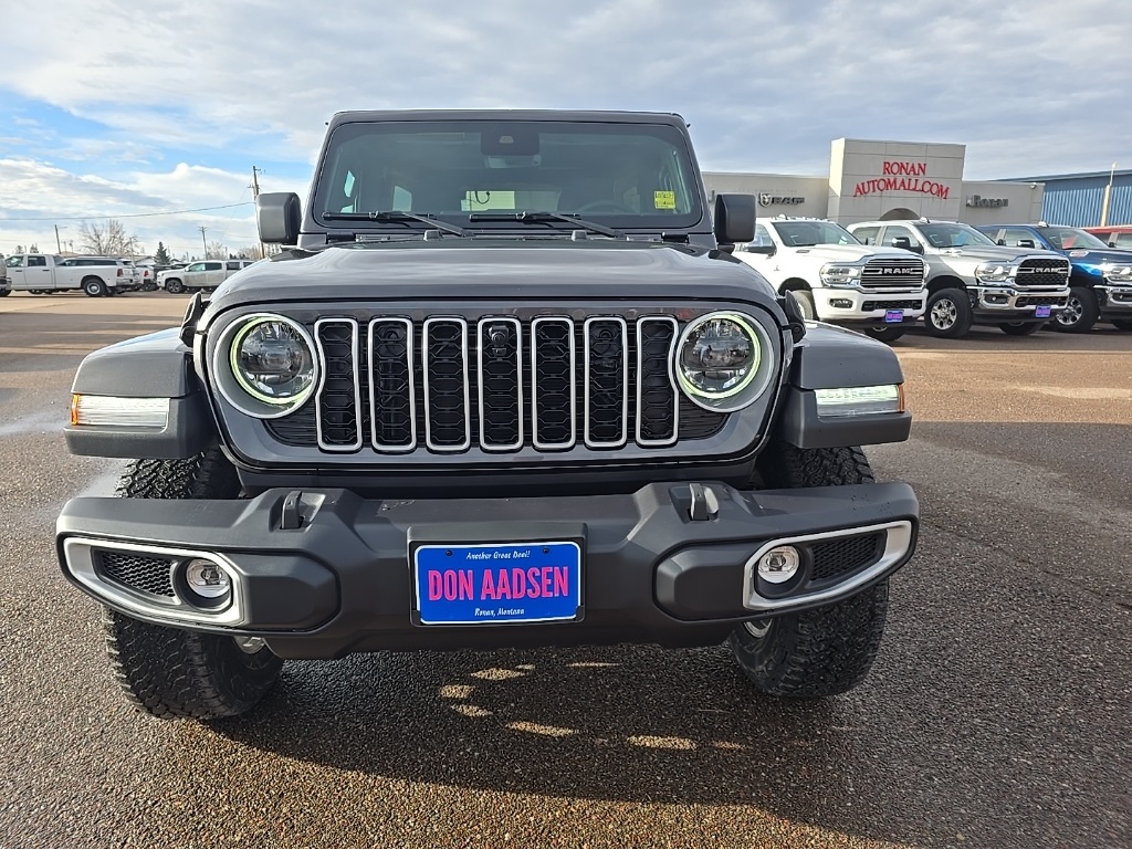 2025 Jeep Wrangler Sahara photo 2