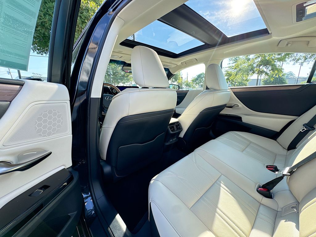 2024 Lexus ES 350 Luxury photo 35