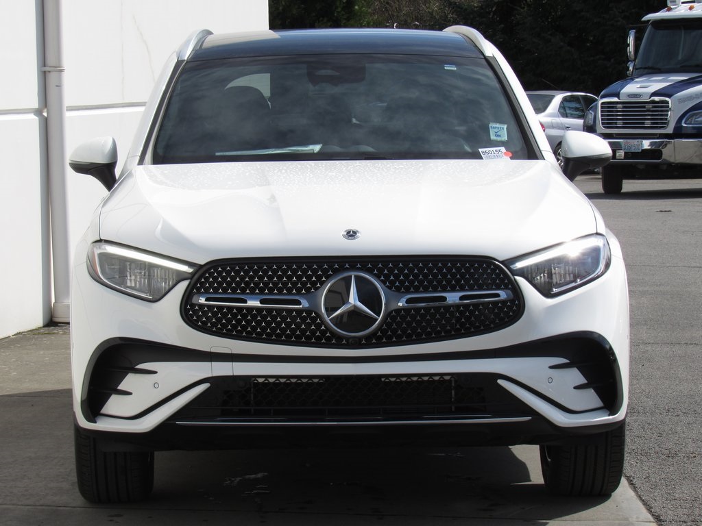 2025 Mercedes Benz GLC 300 4MATIC photo 3