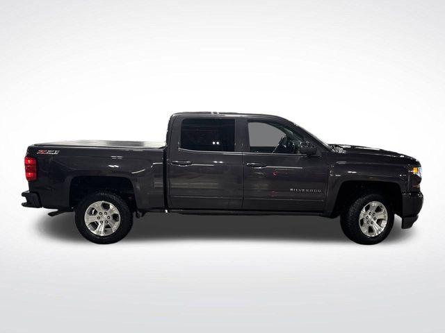 2016 Chevrolet Silverado 1500 LT photo 2